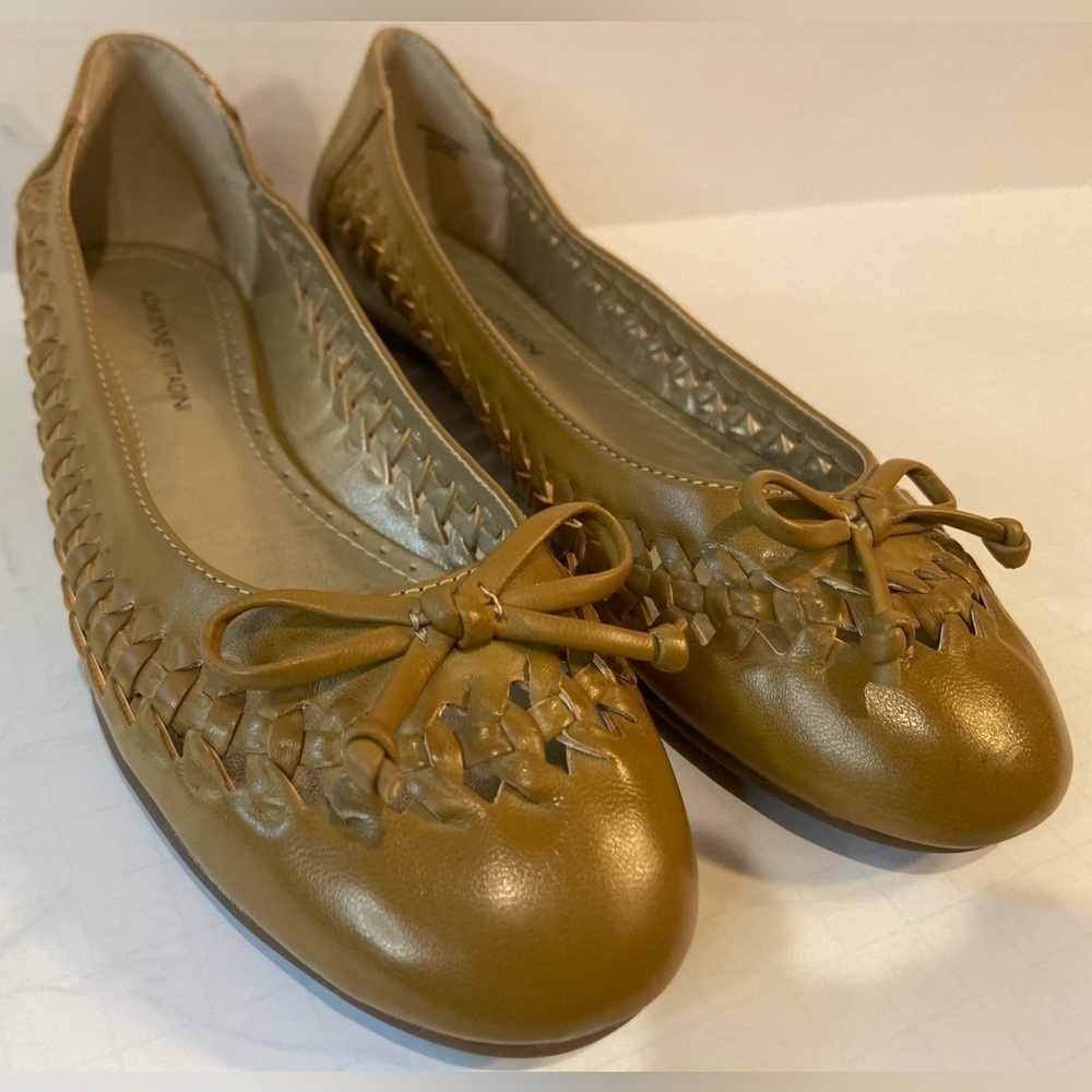 Adrienne Vittadini~Soft Leather~Ballet Flats~Weave & Bow Detailing~Size 6M